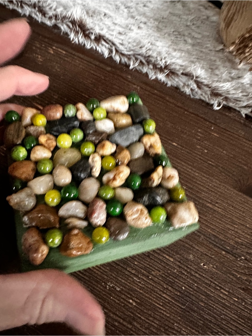 Hand crafted River Rock and green glass beaded trinket box - Picture 6 of 7